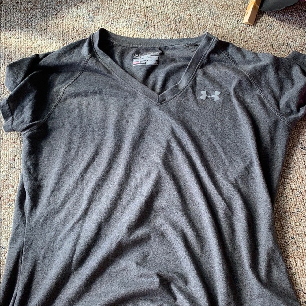 Gray under armour shirt